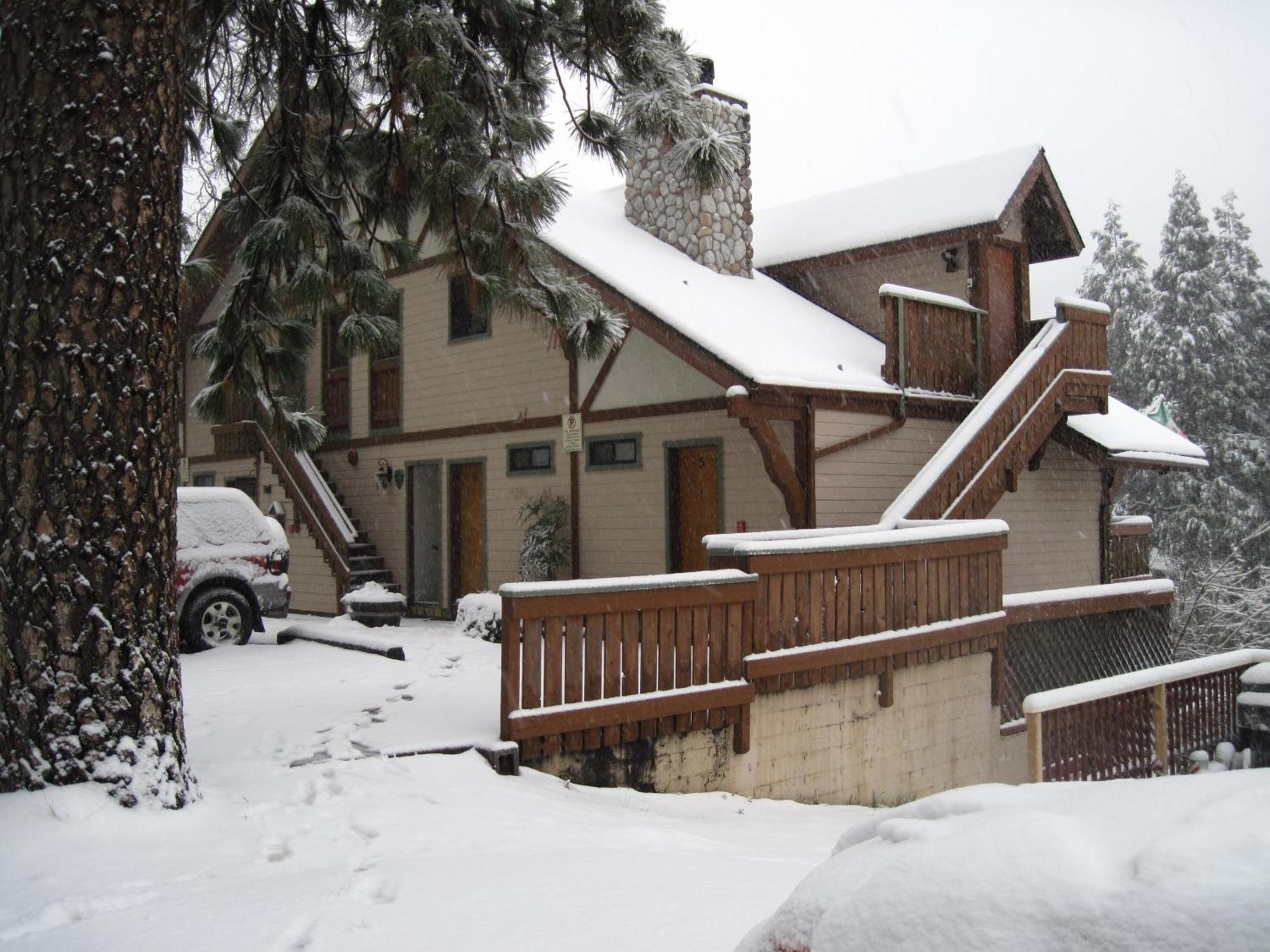 The North Shore Inn Crestline Exteriör bild