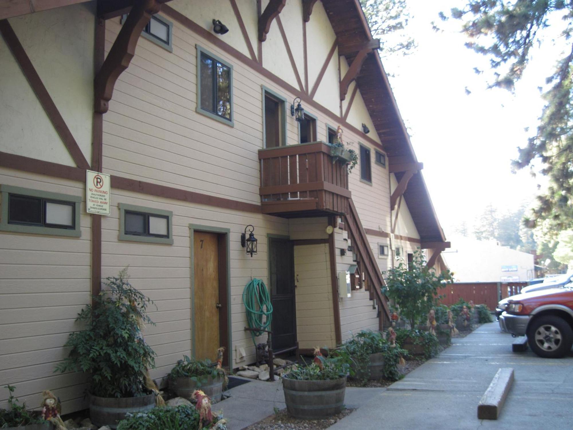 The North Shore Inn Crestline Exteriör bild