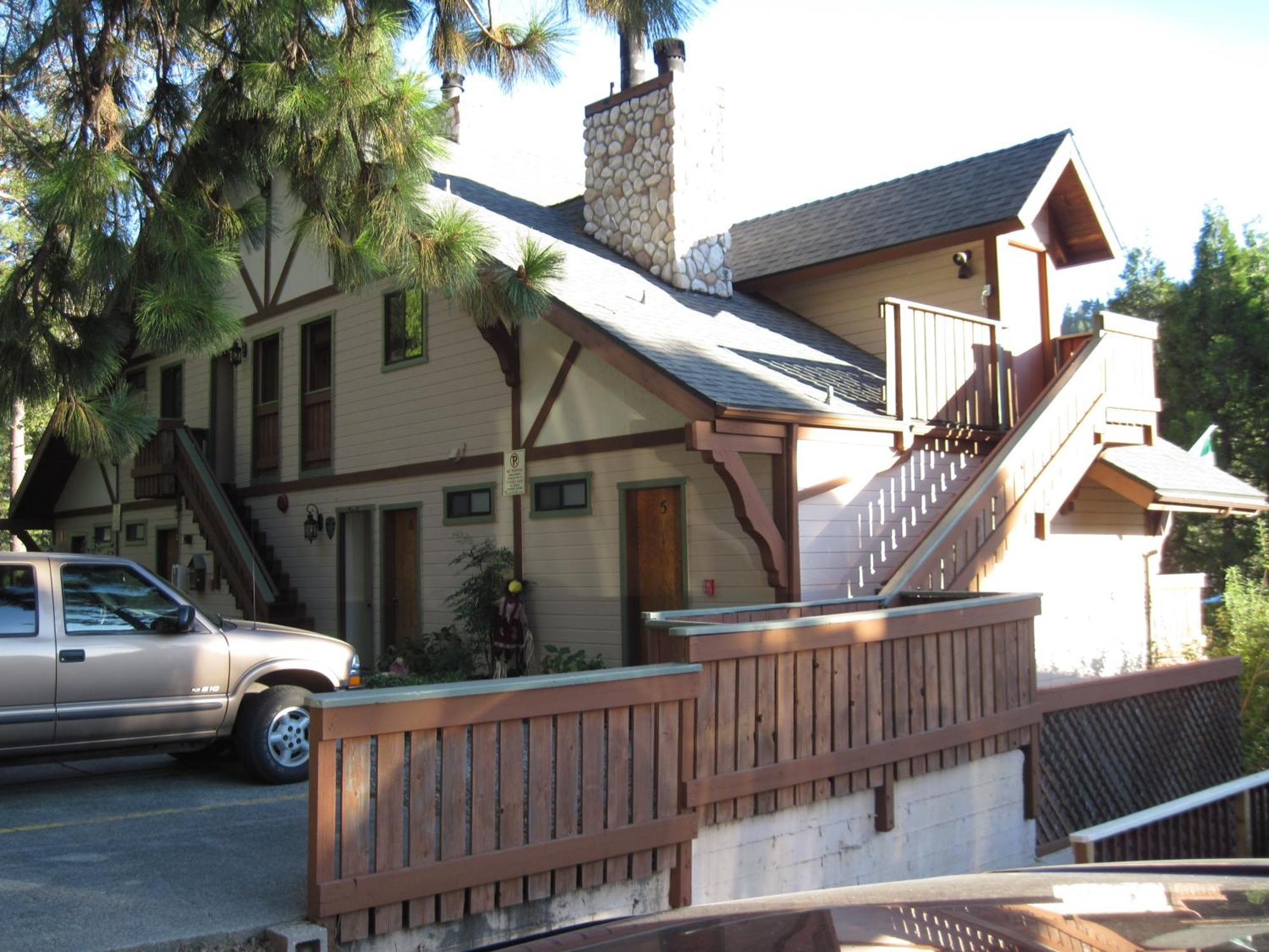 The North Shore Inn Crestline Exteriör bild